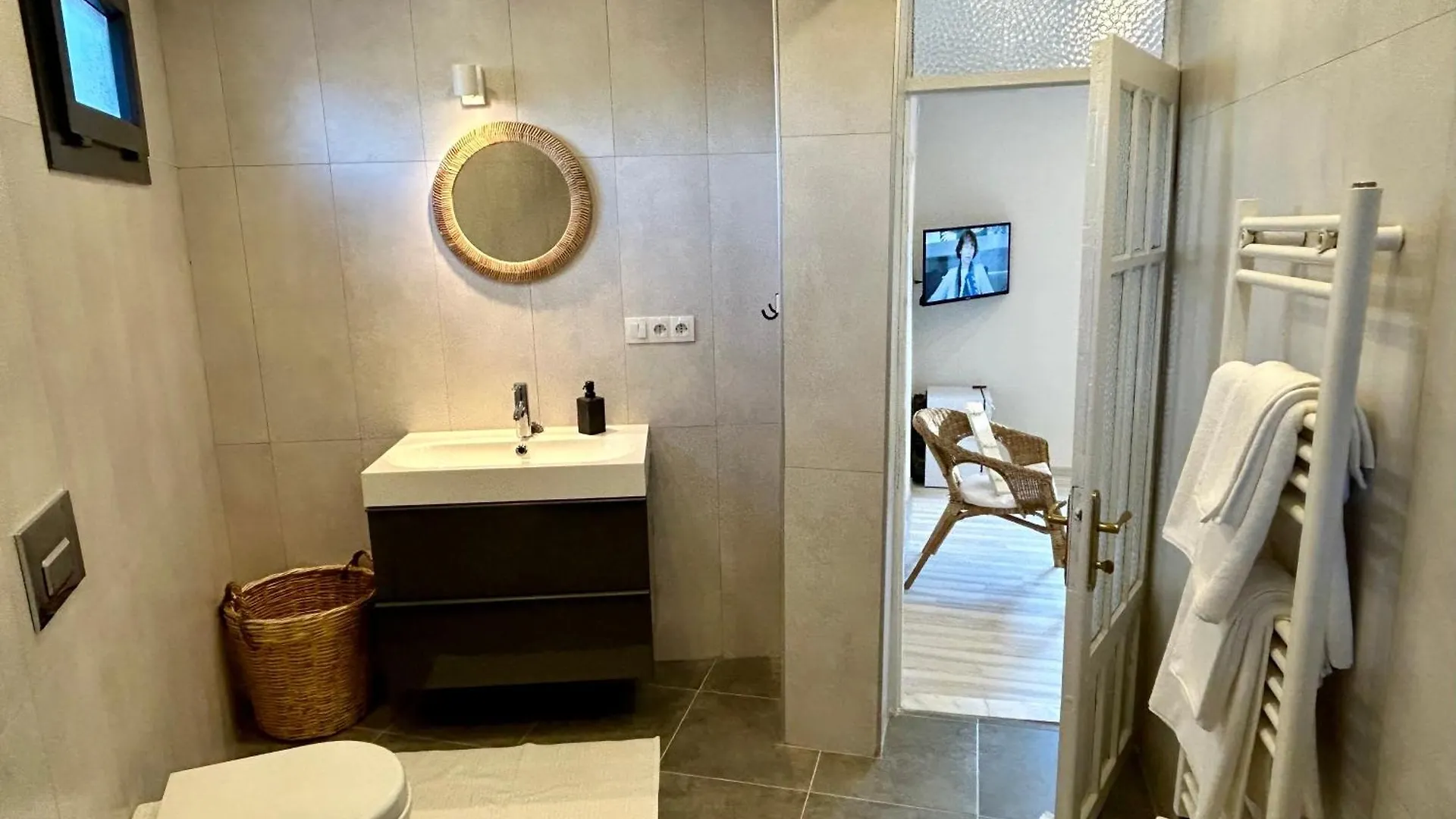 ברגאמה Attalos Suites Hotel